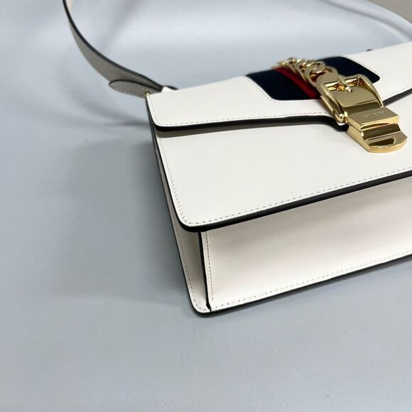 Gucci Women Pre-Loved Bag Very Good Condition - Picture 4 of 9